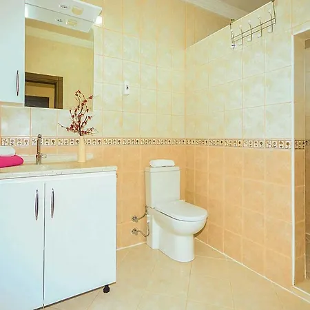 Sleeps 6 Pool Air Con Wifi فيلة أورتاكنت
