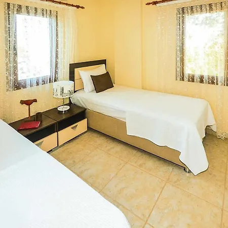 ヴィラ Sleeps 6 Pool Air Con Wifi